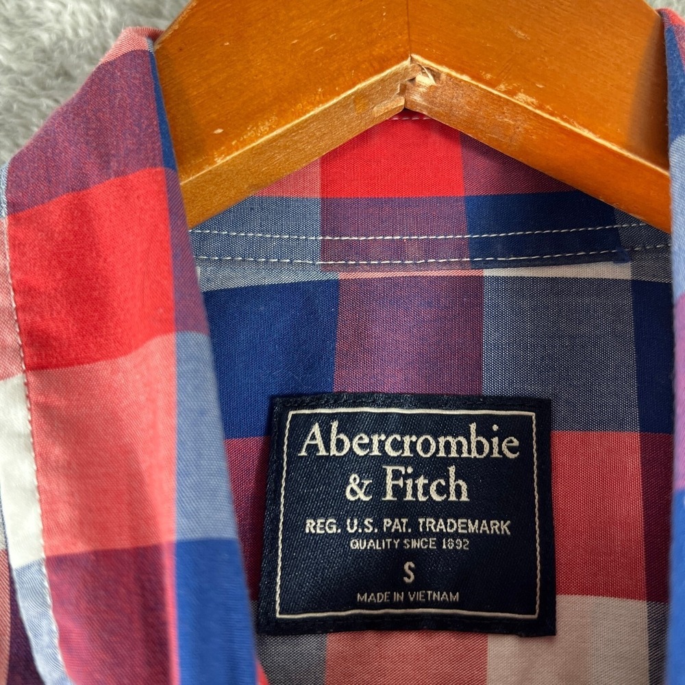 Abercrombie & Fitch Button Down Shirt Mens Small Red Plaid Preppy Classic Woven - Picture 3 of 6